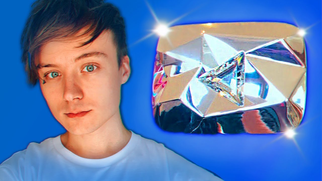 Бриллиантовая кнопка а4. А4 бумага влад бриллиантовая кнопка. Брлиантоваякнопка ютуба. Бриллиантовая кнопка. А4 бумага влад бриллиантовая кнопка.