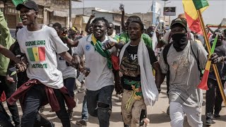 🛑GRANDES GUEULES : Liberté d’expression au Sénégal : Les médias harcelés par les défenseurs ...