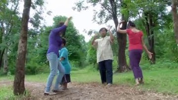 Koos Loos - Poj Ntau Ua Kev Npau