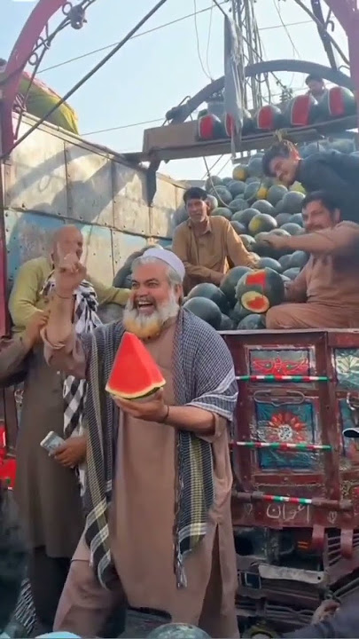 Lal hai 🤣😜#viral #ytshorts #funnyshorts #pakistanifunnyvideos