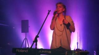 Grimes - Vanessa live at Le Cercle, Quebec City