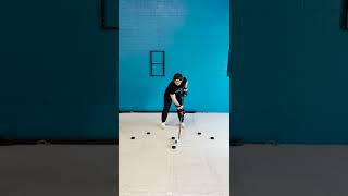 The Crown Stickhandling Drill - Get those silky mitts! screenshot 2