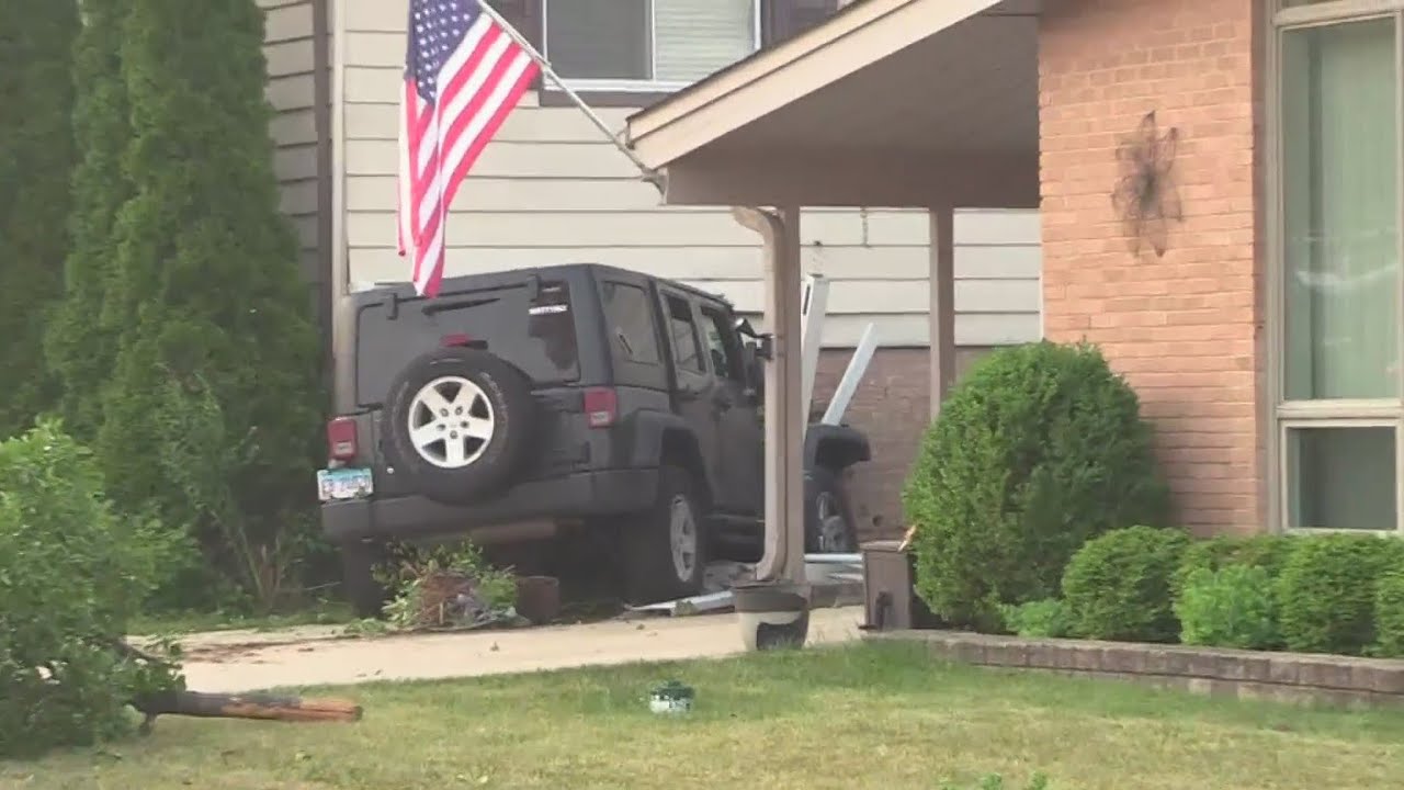 Jeep crashes into home in Niles YouTube