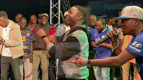 Taye Currency and Olawale Hamzat try to punch Agbaniwaokoepo on stage