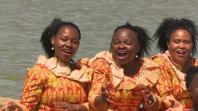 Havaskor Afrika porno video U meni ogzimga sik sorishga majbur qildi