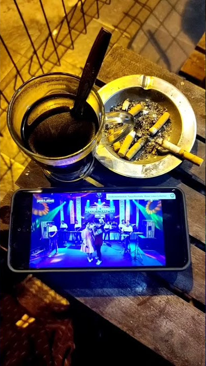 Asik...  Dangdut ngopi rokok