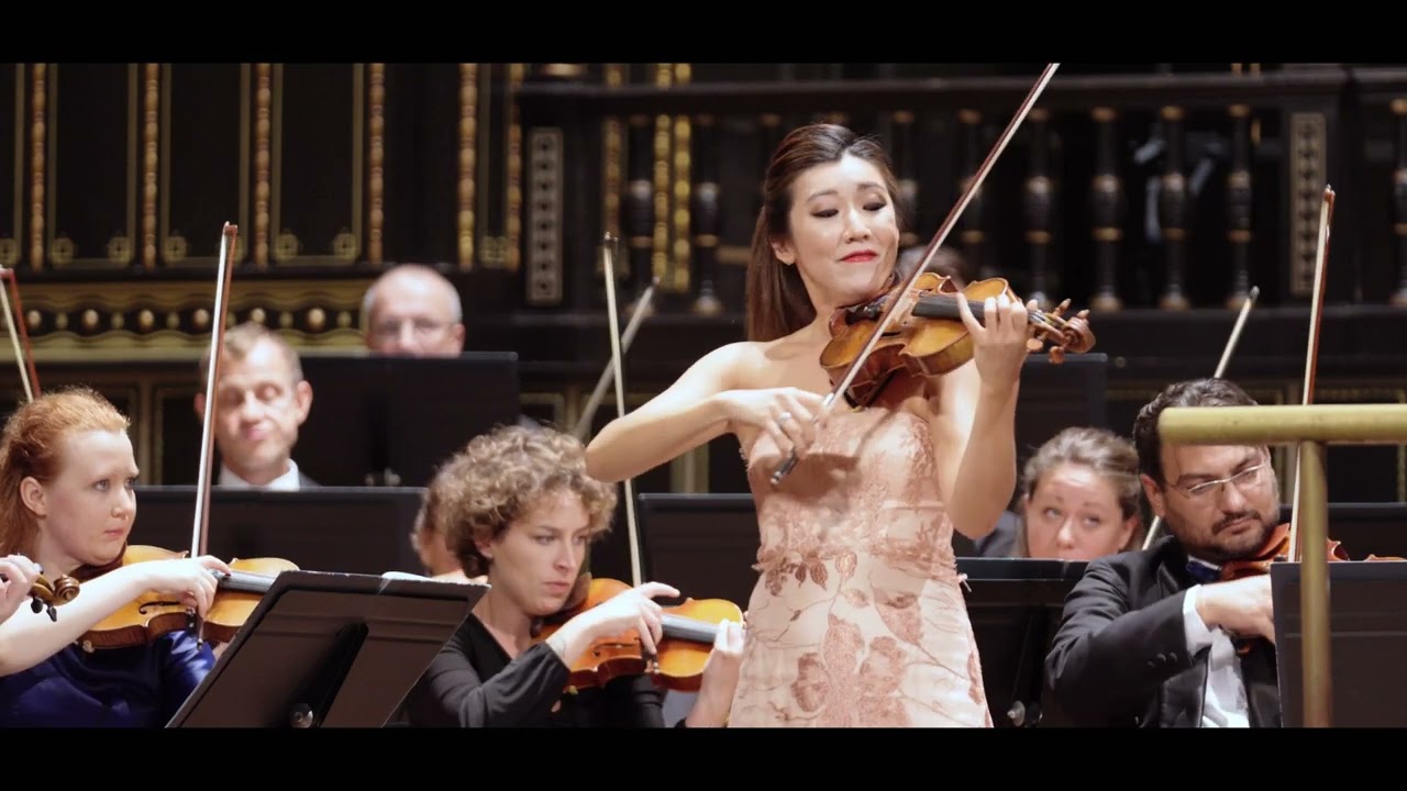 YouTubeでViolinist Fabiola Kim, Peter I. Tchaikovsky's Violin Concerto in D major, Op. 35を視聴