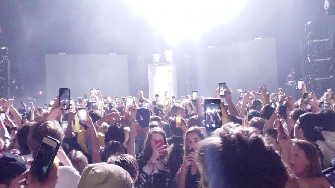 Lil Pump - i Shyne (Live Clip)