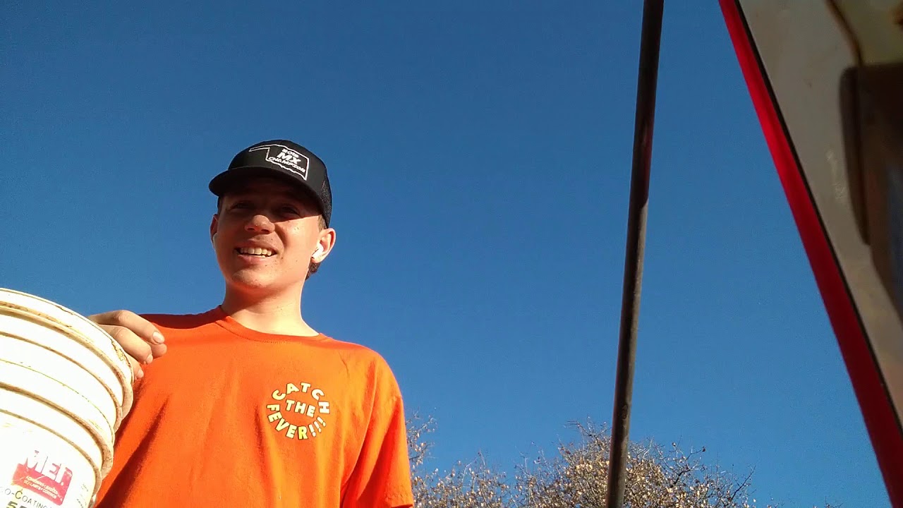 How to mix 2 stroke fuel