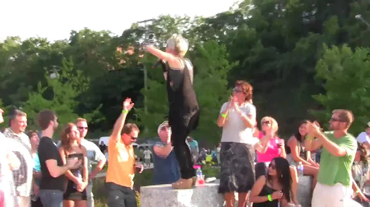 "Lynchburg Star" Renee Ruth Peckham Rocks the Burg