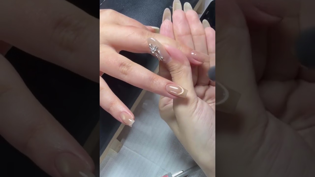  Fresh nails, fresh mood 💖”