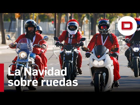 Cuando Papá Noel cambia renos por motos en el corazón de Barcelona