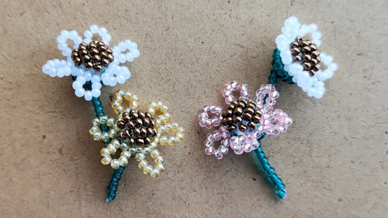 ビーズの立体的なお花の作り方🌼 How to make a bead flower. - YouTube