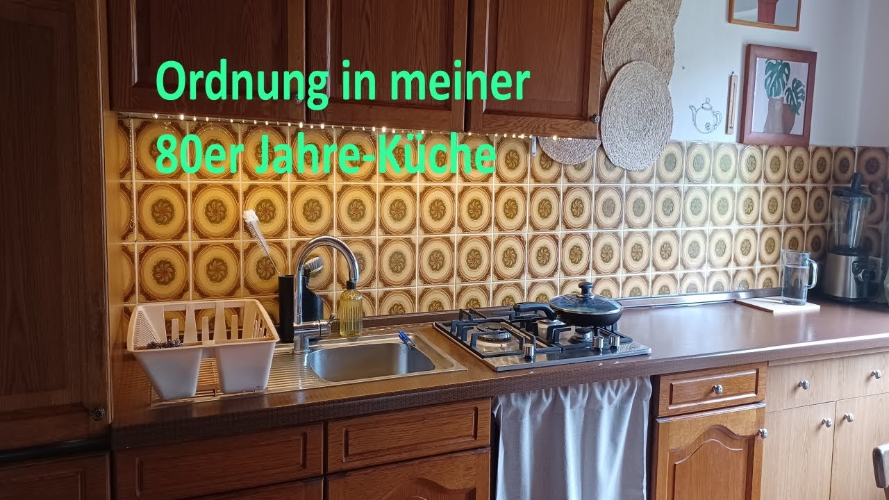Unsere 80er Jahre-Küche Ordnung mit Familie