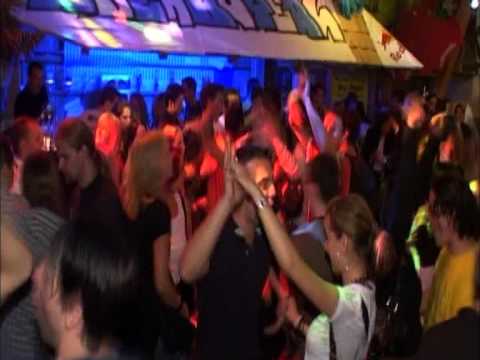 party-deejays---wir-sind-eine-große-familie-(official-music-video)