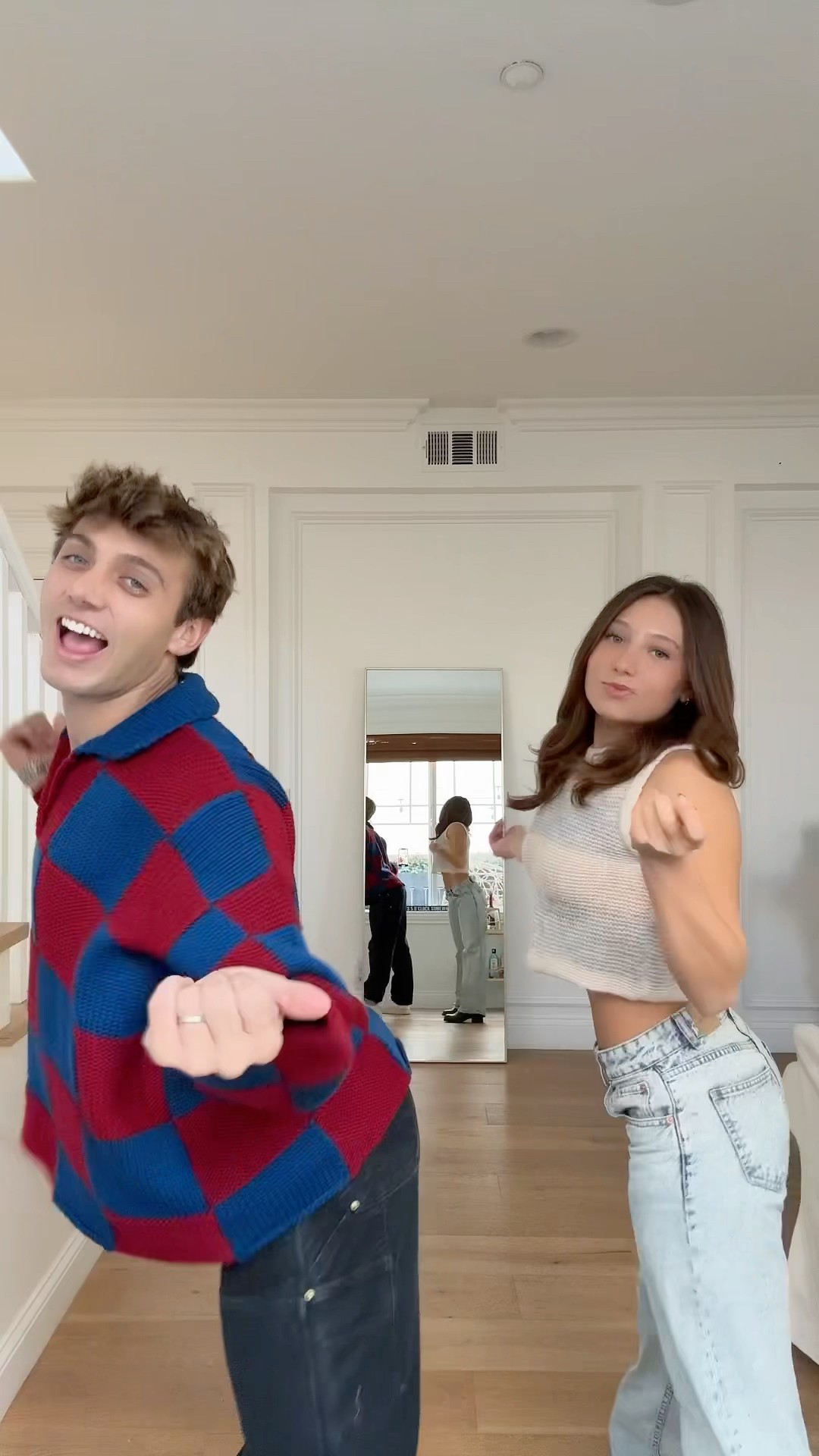 FINALLY we can get into the christmas spirit ? ​⁠@NicoletteDurazzo #sheadurazzo #family #dance