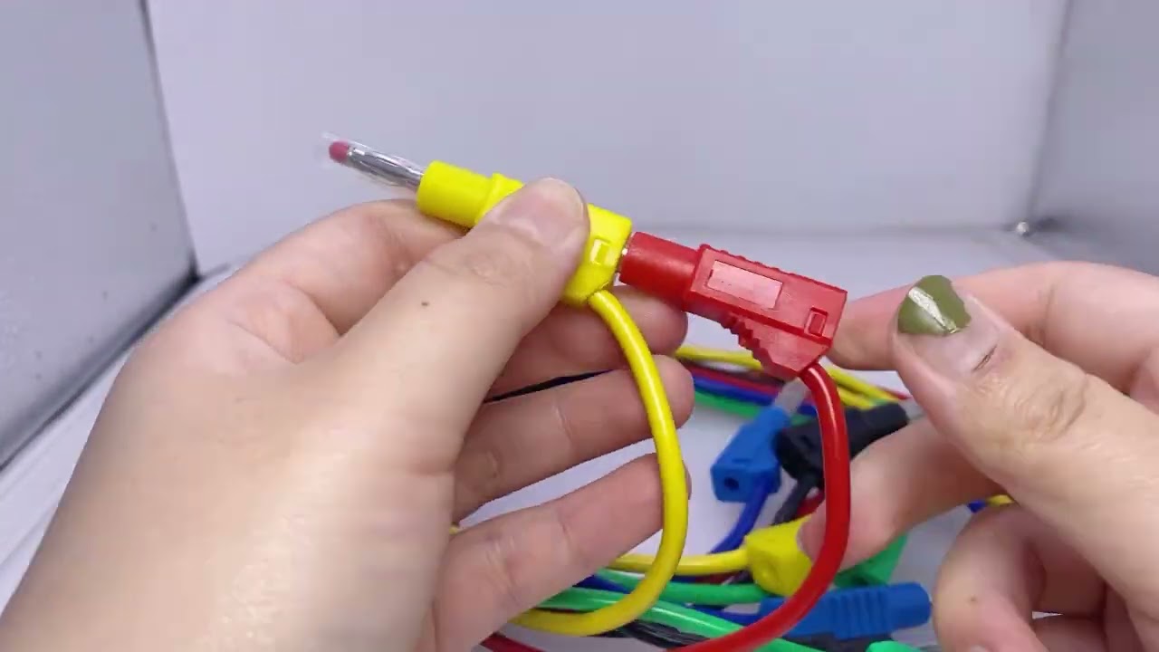 NUELEAD Safety Electrical Double-ended Retractable Sheath 4mm Stackable Banana Plug Test Lead