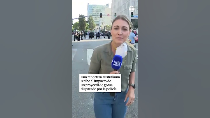 Una periodista recibe un disparo de un proyectil de goma lanzado por la #policia en Los Ángeles