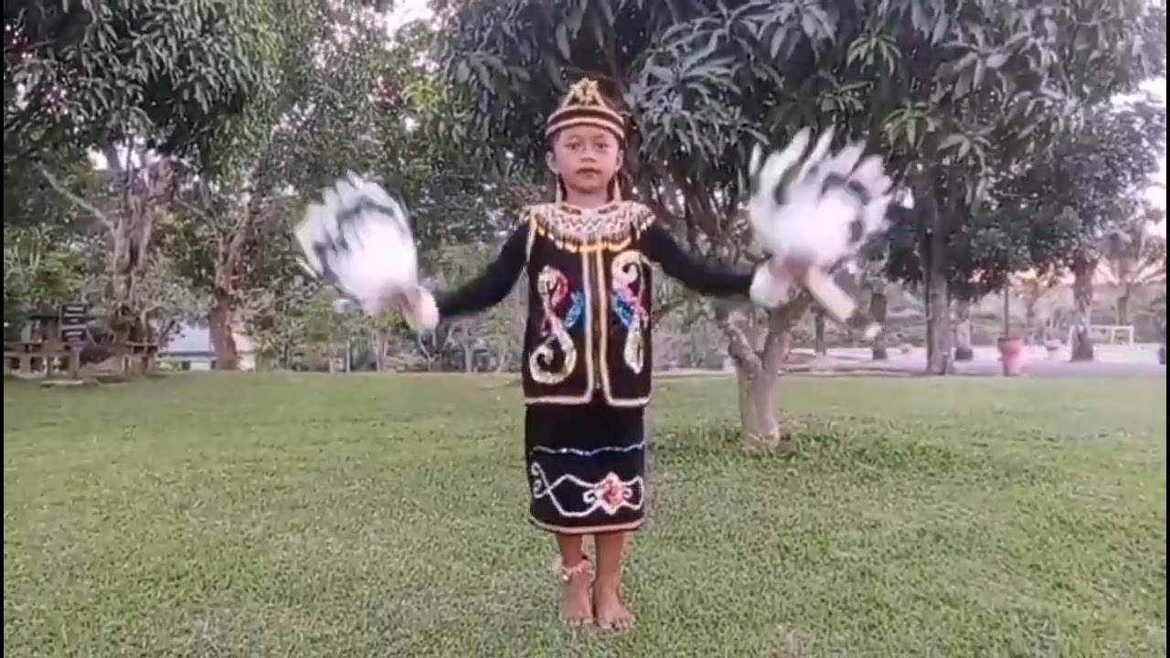 Tari Dayak Kreasi Flying High anak TK