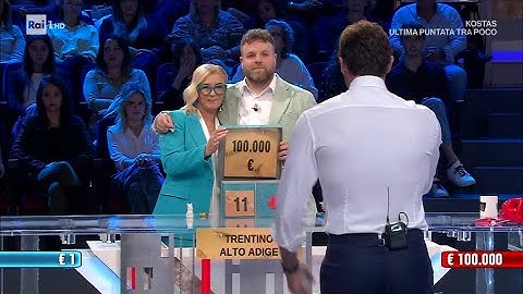 Vince nel segno della sorella. Stefano De Martino si commuove - Affari Tuoi 03/10/2024