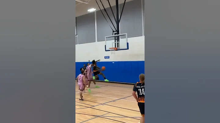This man is too smooth with it 👀 #basketball #ballislife #basketballhighlights