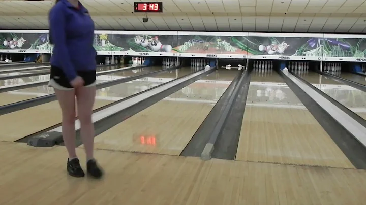 Emma Bowling Photo 15