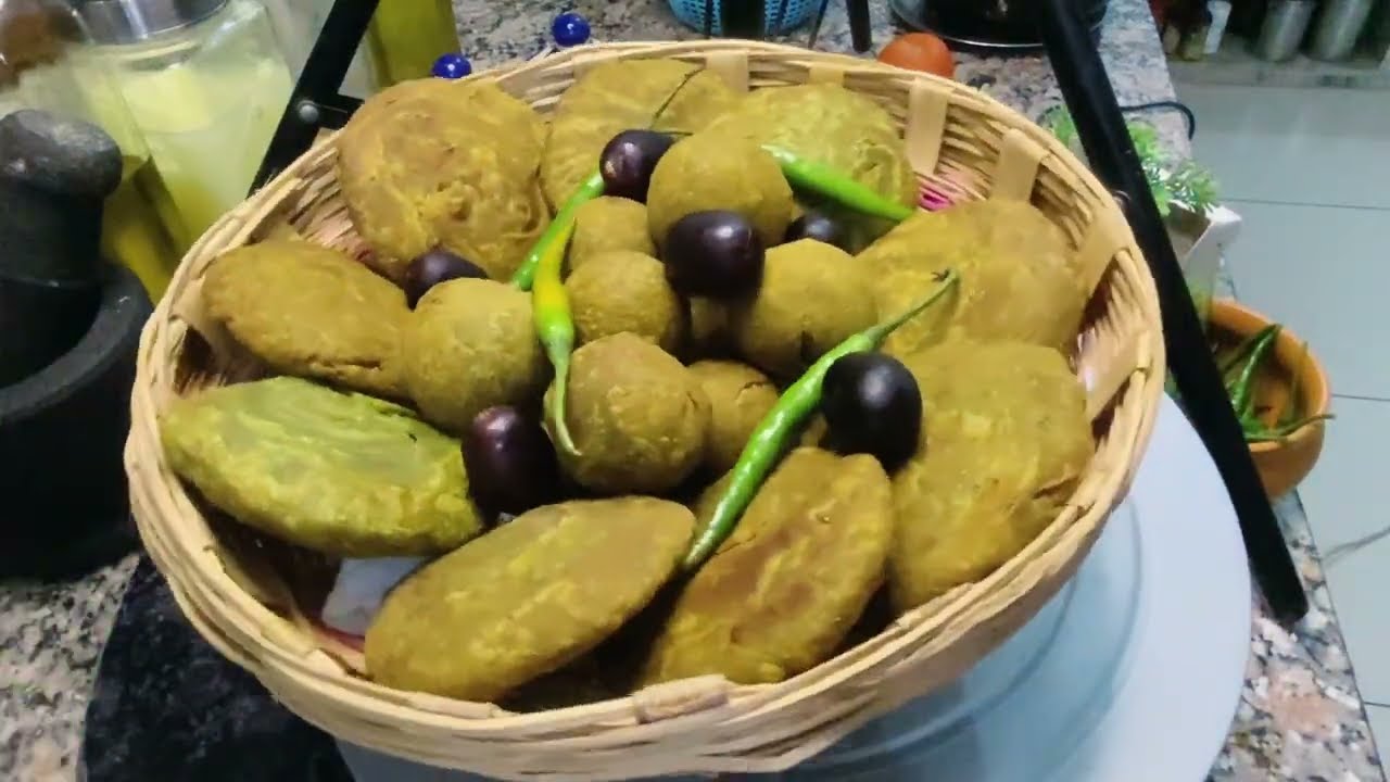 Crispy spinach and green peas kachori | Palak matar kachori recipe | easy Indian snack