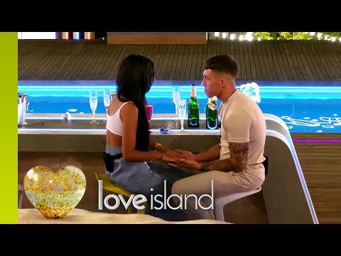 sophie-and-connor-get-the-giggles-|-love-island-series-6