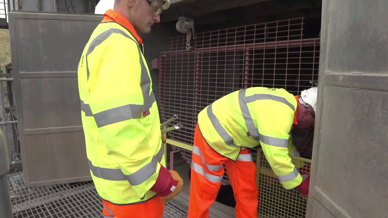 Removeable Working Platform Lafarge Tarmac Removable Working Platform Barrasford Quarry - YouTube