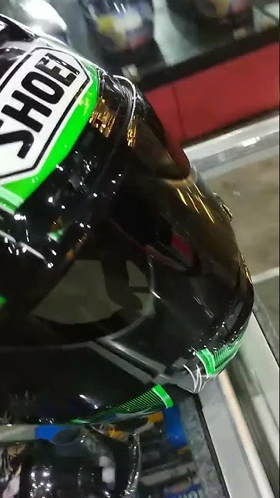 HD4K WAX Polish & Cleaner at Shoei X14 Helmet - YouTube