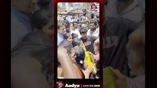 కేటీఆర్ కోసం ఎగబడ్డ పబ్లిక్🤯🫨| KTR Sudden Visit at Charminar Nimrah Cafe | BRS | Aadya Tv #ktr