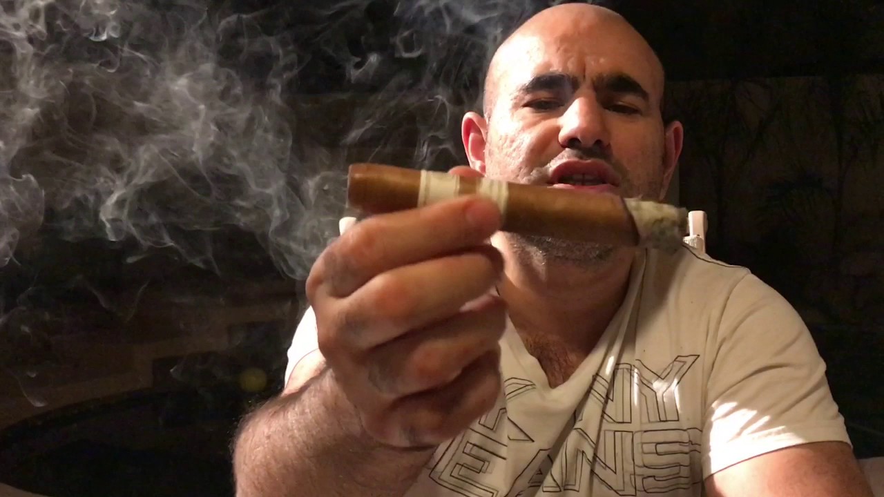 Rocky Patel Vintage 1999 Connecticut Robusto Cigar Review
