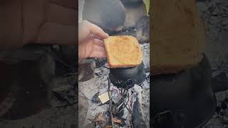 Quite handy little trick actually, and Oh yeah, big time survival trick🤣 #camping #adventure #tips