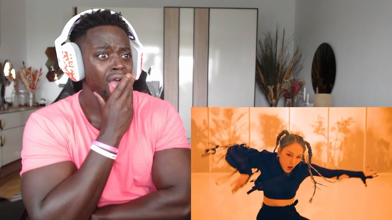 EVERGLOW (에버글로우) - FIRST [MV] REACTION!!!