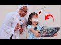 هيا و الايباد جبنالها دكتور عيون شوفوا وش صار سوالف بناتي هيا و الايباد جبنالها دكتور عيون شوفوا وش صار سوالف بناتي