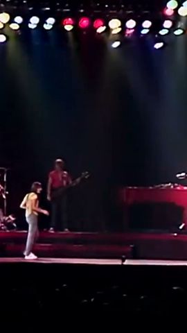 Journey - Don't Stop Believin' (Escape Tour 1981: Live In