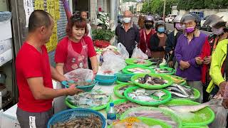 阿源說昨天打麻將輸了3000多  所以今天東西要賣貴一點 台中市豐原中正公園  海鮮叫賣哥阿源  Taiwan seafood auction
