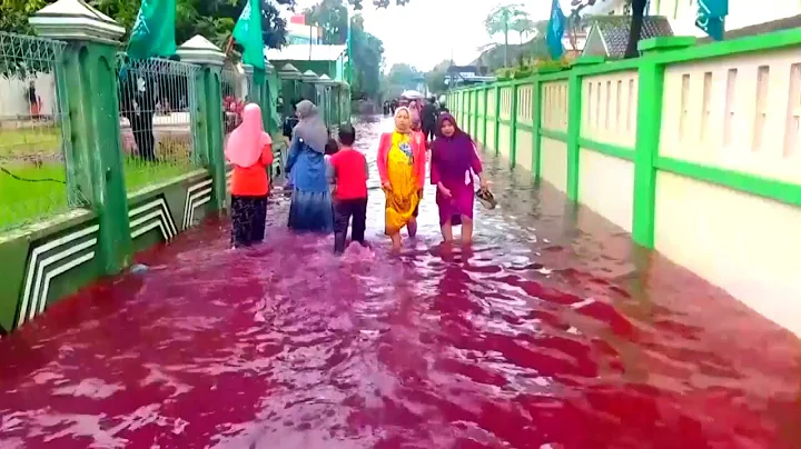 Red Water Floods Indonesian Village - DayDayNews