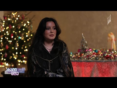 #ახალიდღე მხატვარი, რომელსაც საბჭოთა საახალწლო სათამაშოების უზარმაზარი კოლექცია აქვს