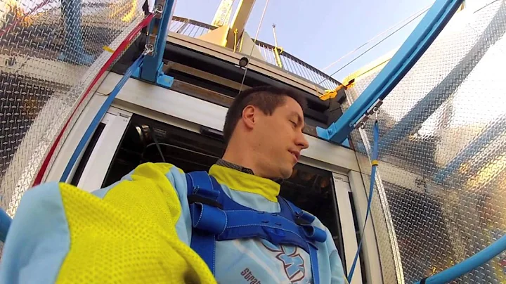 Craig and Traca jump off the Stratosphere