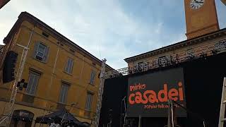 L'orchestra Mirko #Casadei. Il palco in piazza Prampolini, a Reggio Emilia