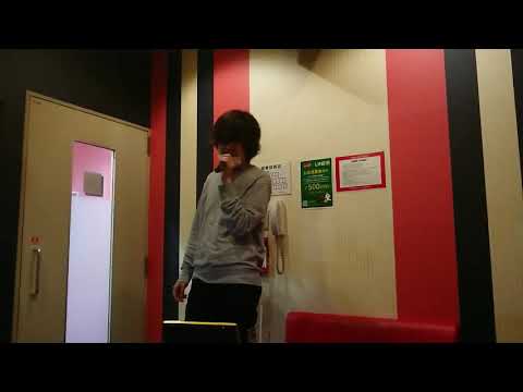真夜中に行き交う人達に手を振りながらGLAYのHOWEVERを唄ってみた🎤😆🎵