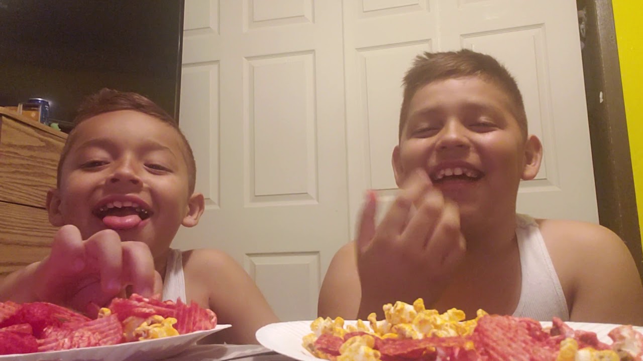 WE ARE BACK! Hot Chips Challenge! Muscleshirtgang!! YouTube