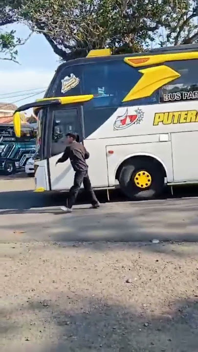 Duo Neneng chantik... #teloletbasuri #mobilbasuri #basuri #huntingbuspariwisata #busmania