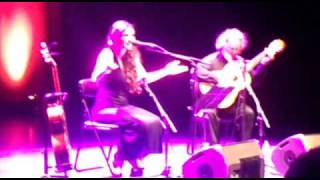 Video thumbnail of "A FELICIDADE. Silvia Pérez & Toti Soler"