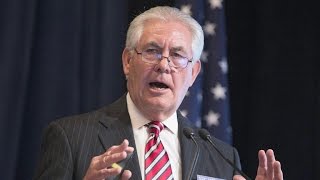 Senate committee narrowly endorses Tillerson for sec'y of state
