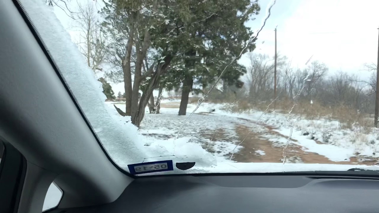 Snow and Ice vehicle wrecks on I40 Eastbound from Groom,Texas to