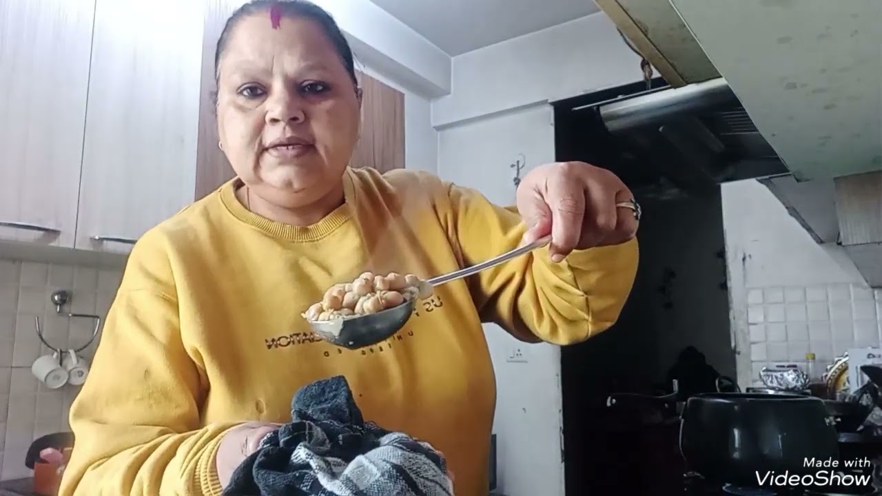 Chole bhature, spicy mirchi, green chutney today's lunch ❤️❤️❤️❤️❤️❤️