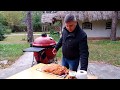 Ребра барбекю(bbq) и угольный гриль Kamado Joe