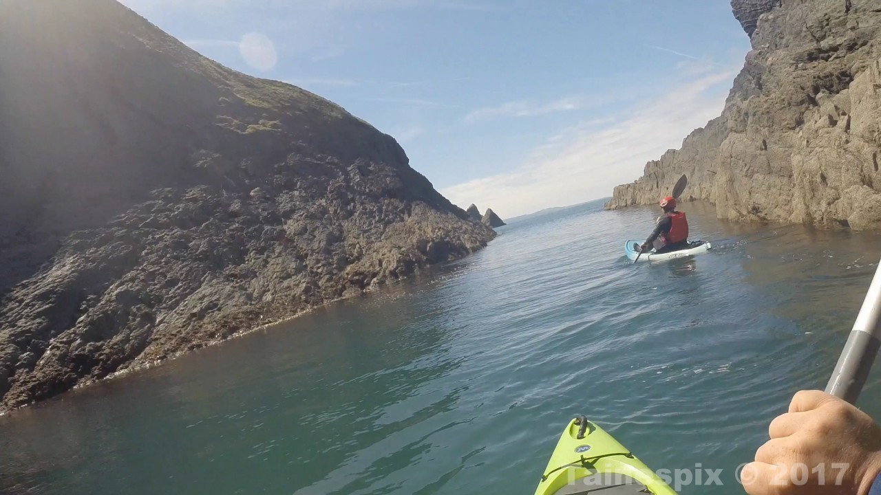 kayaking around ceibwr bay